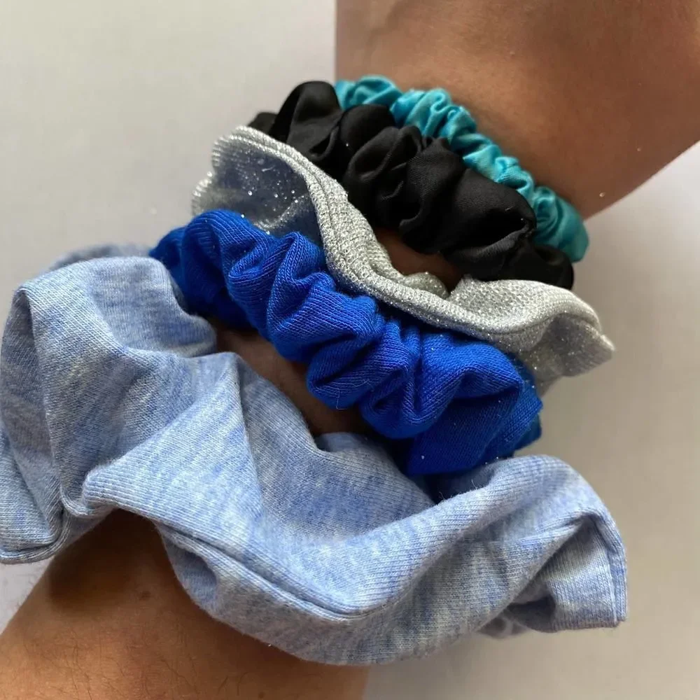 𝅺Set of 5 Scrunchies